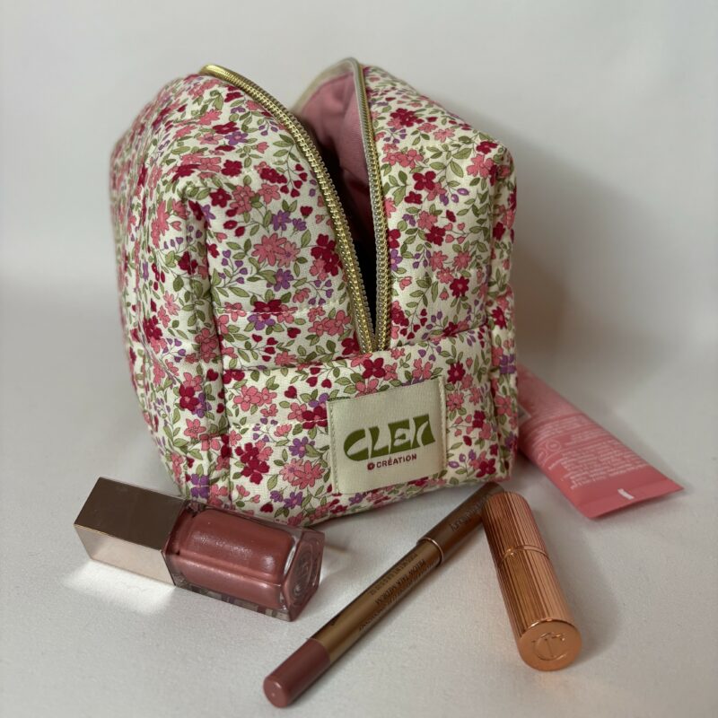 Trousse de toilette matelassée